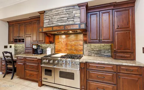Kitchen - 3261 Indian Creek Pl, Simi Valley, CA 93063 photo 2 of 10