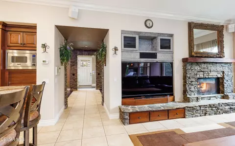 Entry Way - 3261 Indian Creek Pl, Simi Valley, CA 93063 photo 3 of 7
