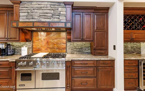 Kitchen - 3261 Indian Creek Pl, Simi Valley, CA 93063 photo 1 of 10