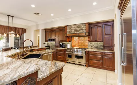 Kitchen - 3261 Indian Creek Pl, Simi Valley, CA 93063 photo 4 of 10