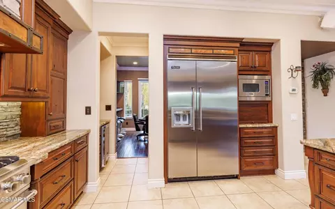 Kitchen - 3261 Indian Creek Pl, Simi Valley, CA 93063 photo 5 of 10