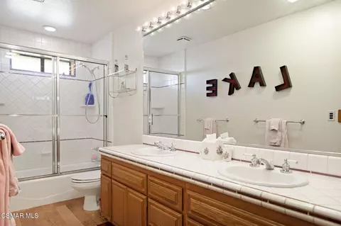 Bath - 27454 Matterhorn Dr, Lake Arrowhead, CA 92352 photo 4 of 6