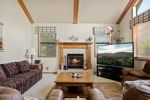 Living - 27454 Matterhorn Dr, Lake Arrowhead, CA 92352 photo 4 of 4