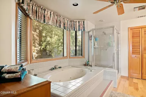 Bath - 27454 Matterhorn Dr, Lake Arrowhead, CA 92352 photo 1 of 6