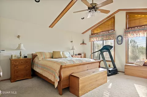 Bedroom - 27454 Matterhorn Dr, Lake Arrowhead, CA 92352 photo 2 of 5