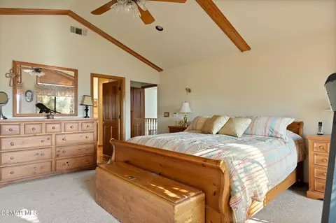 Bedroom - 27454 Matterhorn Dr, Lake Arrowhead, CA 92352 photo 3 of 5