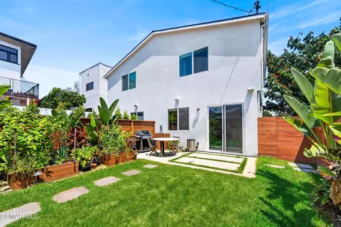 1135 N Commonwealth Ave, Los Angeles, CA 90029