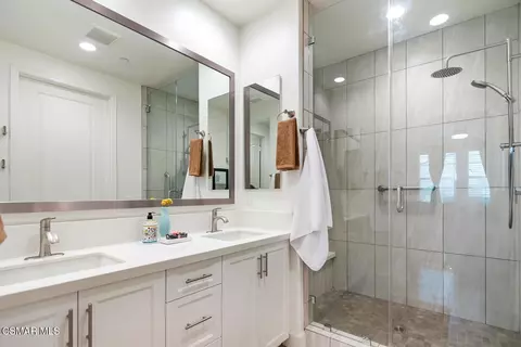 Bath - 2400 Conroy Ave, Camarillo, CA 93012 photo 1 of 3