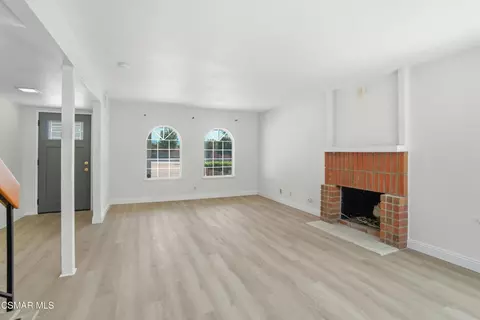 Living - 2183 E Chesterton St, Simi Valley, CA 93065 photo 4 of 6