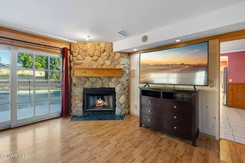 Living - 2183 E Chesterton St, Simi Valley, CA 93065 photo 6 of 6