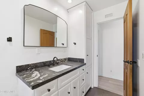 Bath - 2183 E Chesterton St, Simi Valley, CA 93065 photo 4 of 7