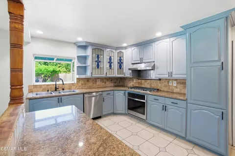 Kitchen - 2183 E Chesterton St, Simi Valley, CA 93065 photo 4 of 5