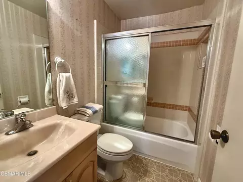 Bath - 2392 Alscot Ave, Simi Valley, CA 93063 photo 1 of 2