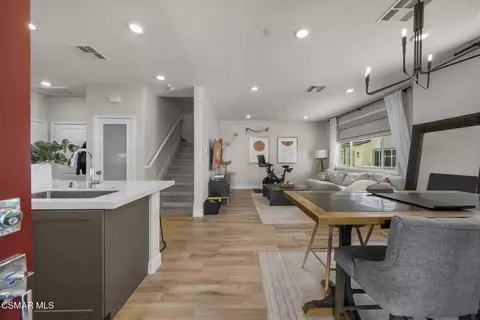 2556 Little Rock Ln, Simi Valley, CA 93065