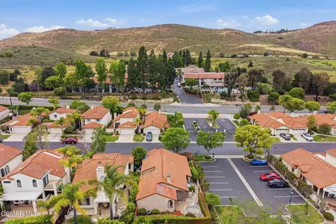 View/Area - 802 Congressional Rd, Simi Valley, CA 93065 photo 4 of 7