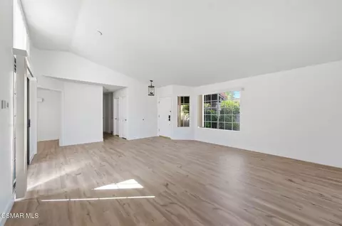 Living - 802 Congressional Rd, Simi Valley, CA 93065 photo 5 of 7
