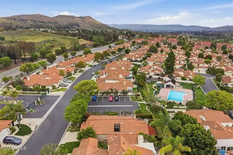 View/Area - 802 Congressional Rd, Simi Valley, CA 93065 photo 3 of 7