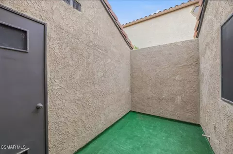 Exterior - 802 Congressional Rd, Simi Valley, CA 93065 photo 10 of 11