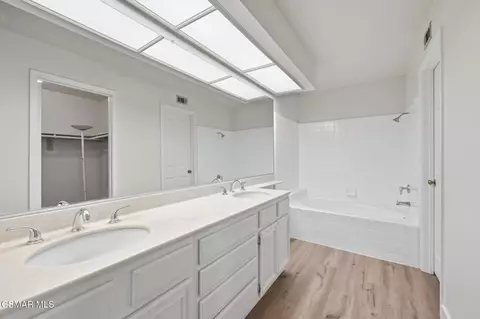 Bath - 802 Congressional Rd, Simi Valley, CA 93065 photo 4 of 4
