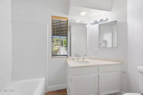 Bath - 802 Congressional Rd, Simi Valley, CA 93065 photo 1 of 4