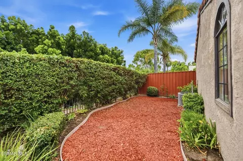 Exterior - 802 Congressional Rd, Simi Valley, CA 93065 photo 6 of 11