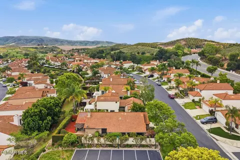 View/Area - 802 Congressional Rd, Simi Valley, CA 93065 photo 5 of 7