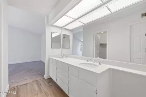 Bath - 802 Congressional Rd, Simi Valley, CA 93065 photo 3 of 4
