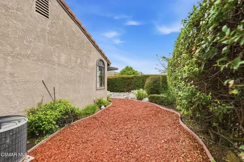 Exterior - 802 Congressional Rd, Simi Valley, CA 93065 photo 5 of 11