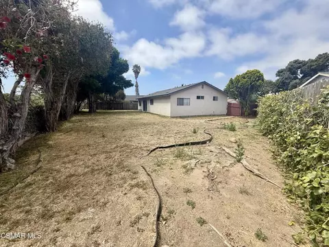 1045 Evanston Pl, Oxnard, CA 93033 photo 4