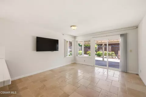 Living - 2720 Goldfield Pl, Simi Valley, CA 93063 photo 6 of 8