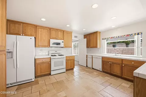 Kitchen - 2720 Goldfield Pl, Simi Valley, CA 93063 photo 3 of 4