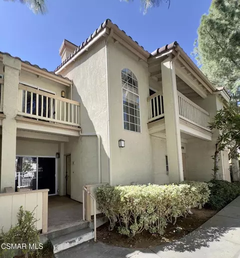688 Indian Oak Ln #107, Oak Park, CA 91377