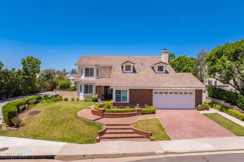 5801 Middle Crest Dr, Agoura Hills, CA 91301