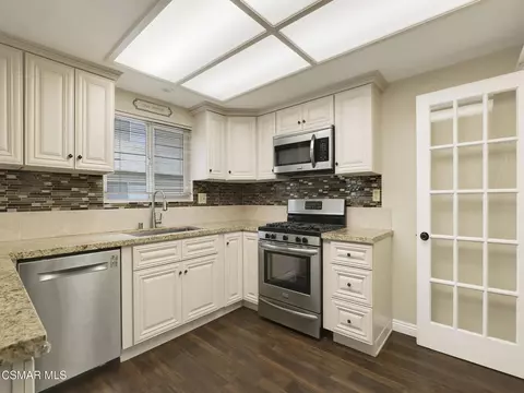 Kitchen - 2162 Euclid Ave, Camarillo, CA 93010 photo 2 of 4