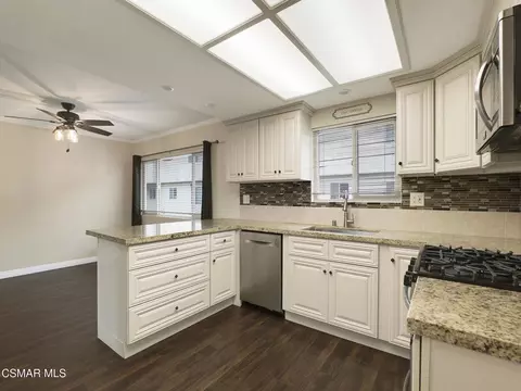 Kitchen - 2162 Euclid Ave, Camarillo, CA 93010 photo 3 of 4