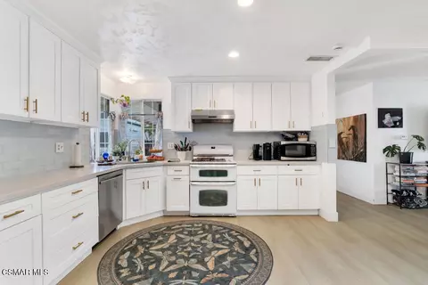 906 Granby St, Simi Valley, CA 93065 photo 9
