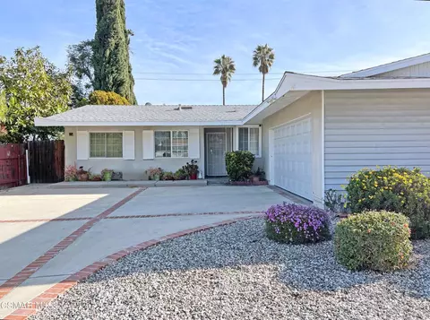 906 Granby St, Simi Valley, CA 93065 photo 1