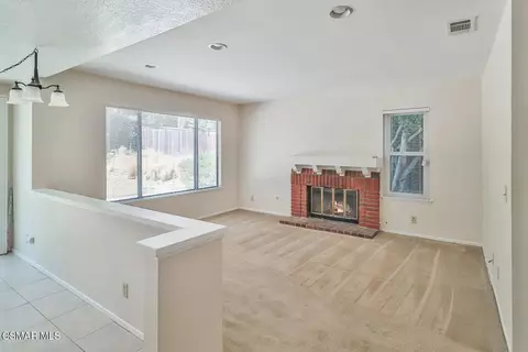 Living - 2155 Meadow Brook Ct, Thousand Oaks, CA 91362 photo 2 of 3