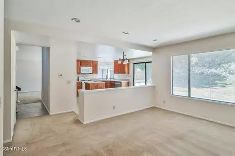 Living - 2155 Meadow Brook Ct, Thousand Oaks, CA 91362 photo 3 of 3