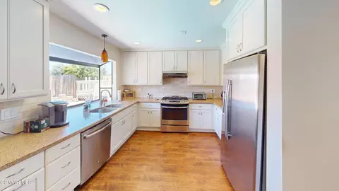 Kitchen - 1416 Branch Ave, Simi Valley, CA 93065 photo 4 of 7
