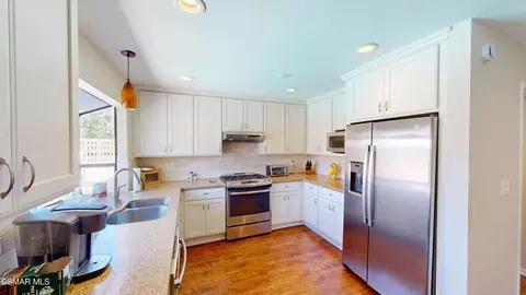 Kitchen - 1416 Branch Ave, Simi Valley, CA 93065 photo 2 of 7