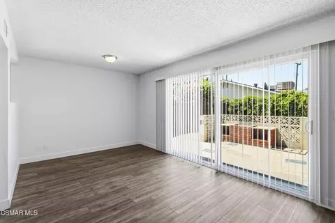 Living - 5735 Katherine St, Simi Valley, CA 93063 photo 4 of 4