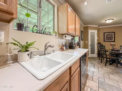 6203 Wisteria St, Simi Valley, CA 93063 photo 12