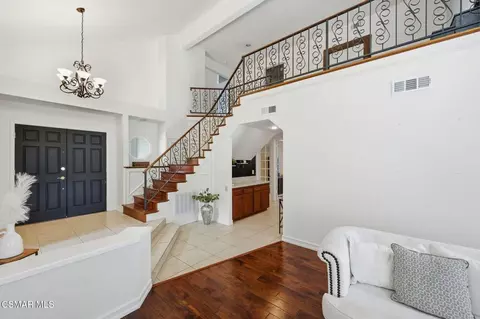 Entry Way - 12400 Cherry Grove St, Moorpark, CA 93021 photo 2 of 5