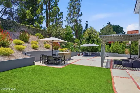 Exterior - 12400 Cherry Grove St, Moorpark, CA 93021 photo 4 of 11