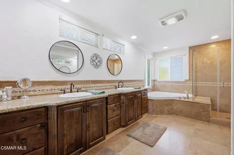 Bath - 12400 Cherry Grove St, Moorpark, CA 93021 photo 3 of 6