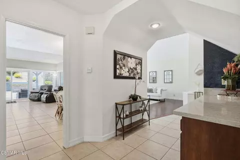 Entry Way - 12400 Cherry Grove St, Moorpark, CA 93021 photo 3 of 5