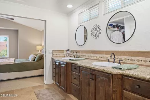 Bath - 12400 Cherry Grove St, Moorpark, CA 93021 photo 2 of 6
