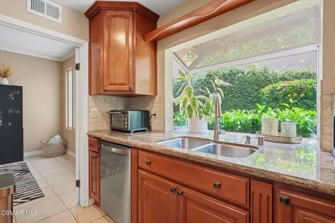 Kitchen - 12400 Cherry Grove St, Moorpark, CA 93021 photo 4 of 4