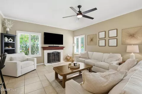 Living - 12400 Cherry Grove St, Moorpark, CA 93021 photo 2 of 4